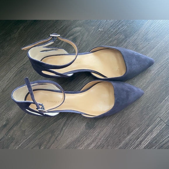 Banana Republic Navy Stilettos in Suede (Size 7) Pointy Toe - Picture 3 of 6